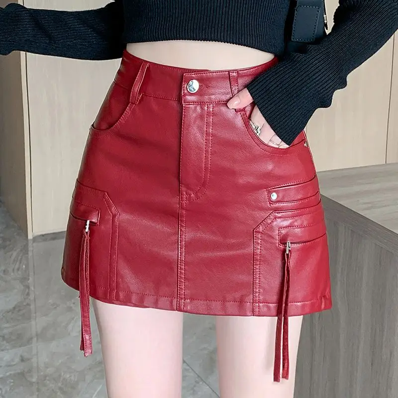 

new PU leather tooling in autumn and winter is good quality,high waist short slim-fitting hip-wrapped trouser skirt.