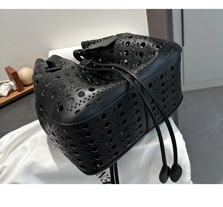 مصمم العلامة التجارية الجديدة أزياء الجوف نحت زهرة الكتف عبر الجسم حمل الحقائب للنساء الساخن بيع