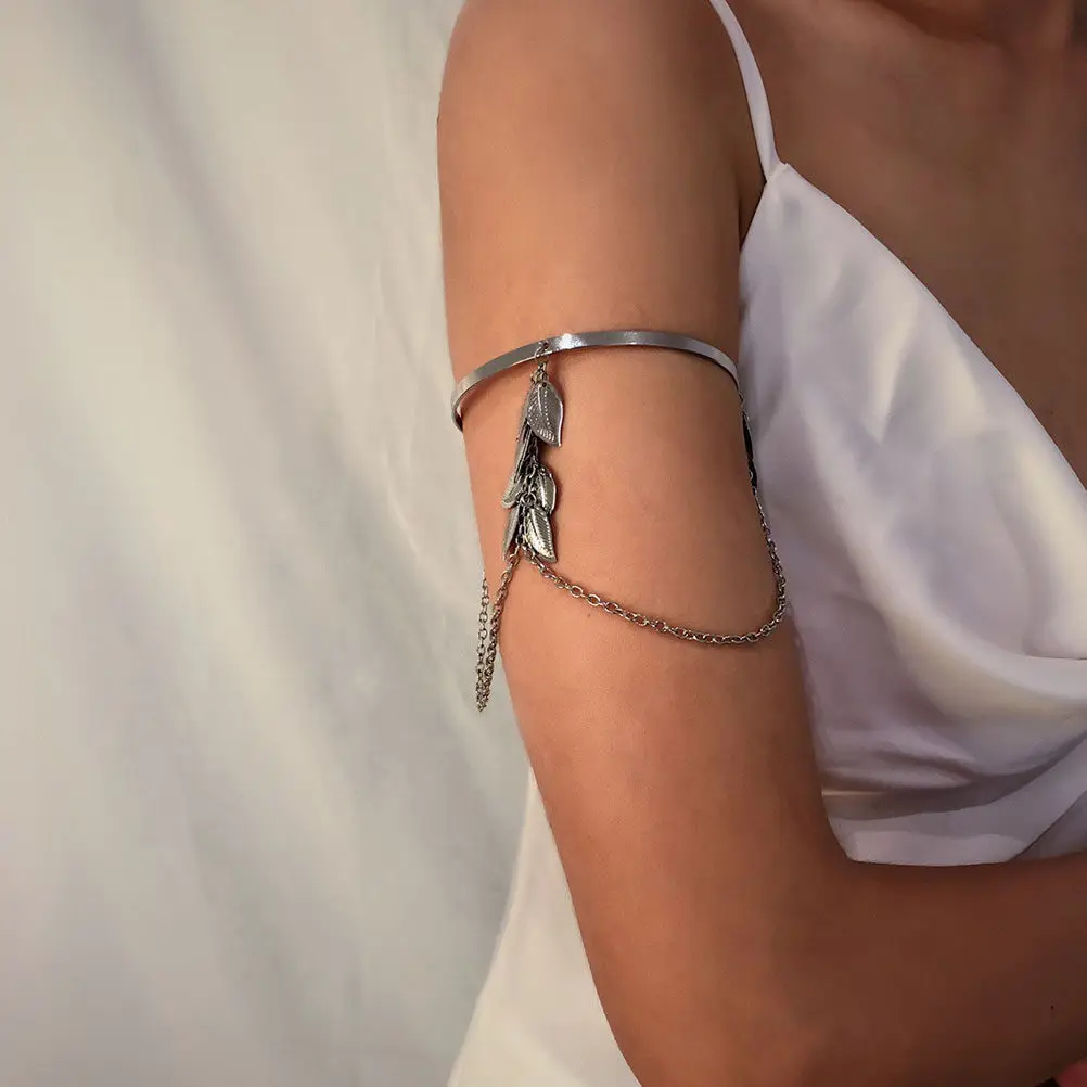 1 Pieza Brazalete con Borla en Forma de Hoja Geométrica, Material de Hierro, Diseño Elegante y Chic, Fácil de Poner, Accesorio para Bikini, Brazalete con Colgante para Mujer