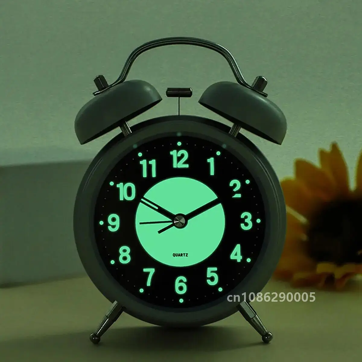 Retro Metal Twin Bell Alarm Clock with Night Ligh Silent Non-ticking Luminous Quartz Analog Desk Clocks