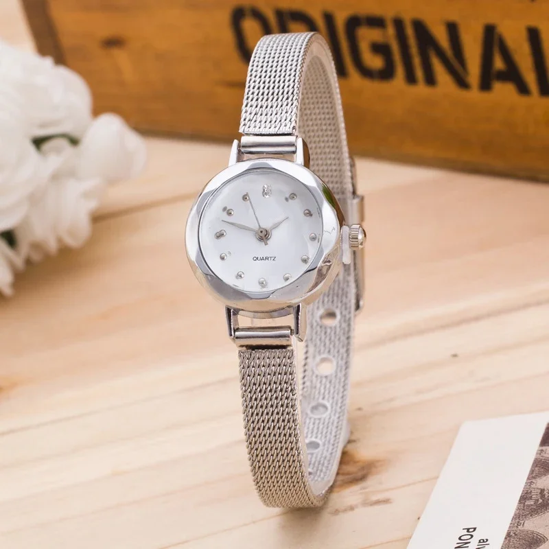Frauen Damen Silber Edelstahl Mesh Band kleines Zifferblatt Armbanduhr Großhandel