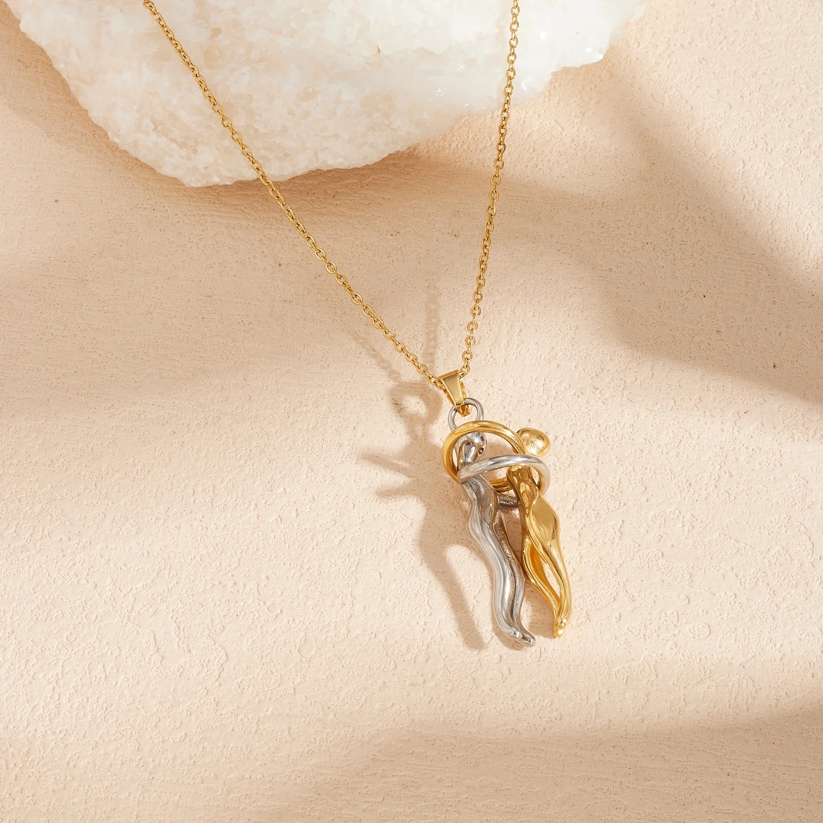 Stainless Steel Mixed Color Couple Hug Pendant Necklace For Women's Romantic Fashion Jewelry Commemorative Gifts