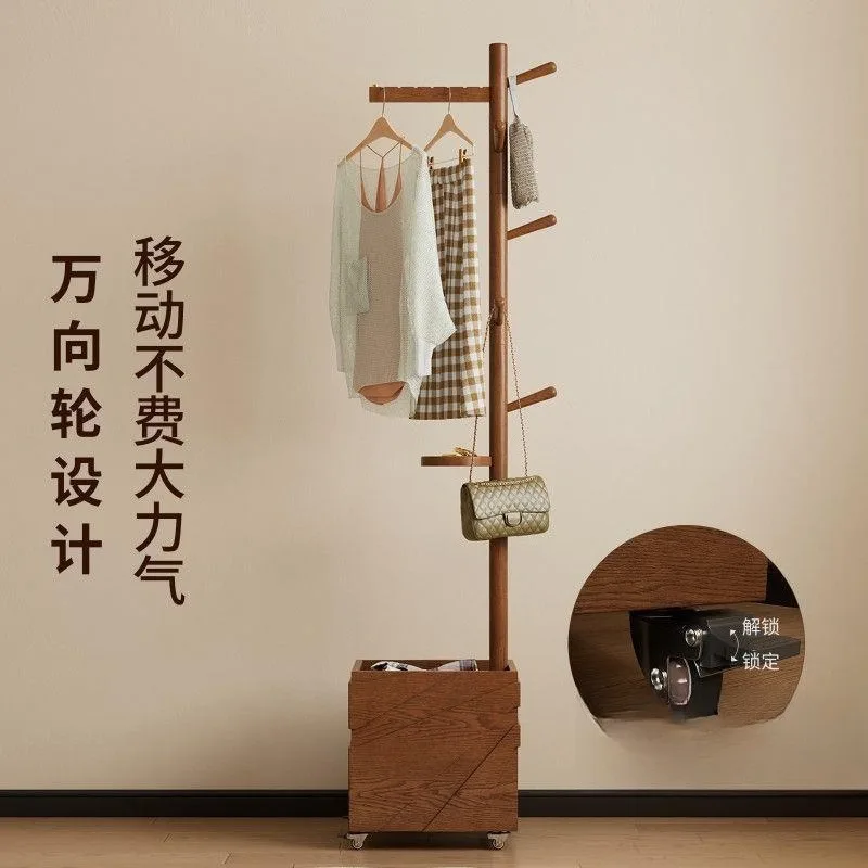 The bedroom and living room are simple and do not occupy a dirty laundry basket, and the shelves can be moved.