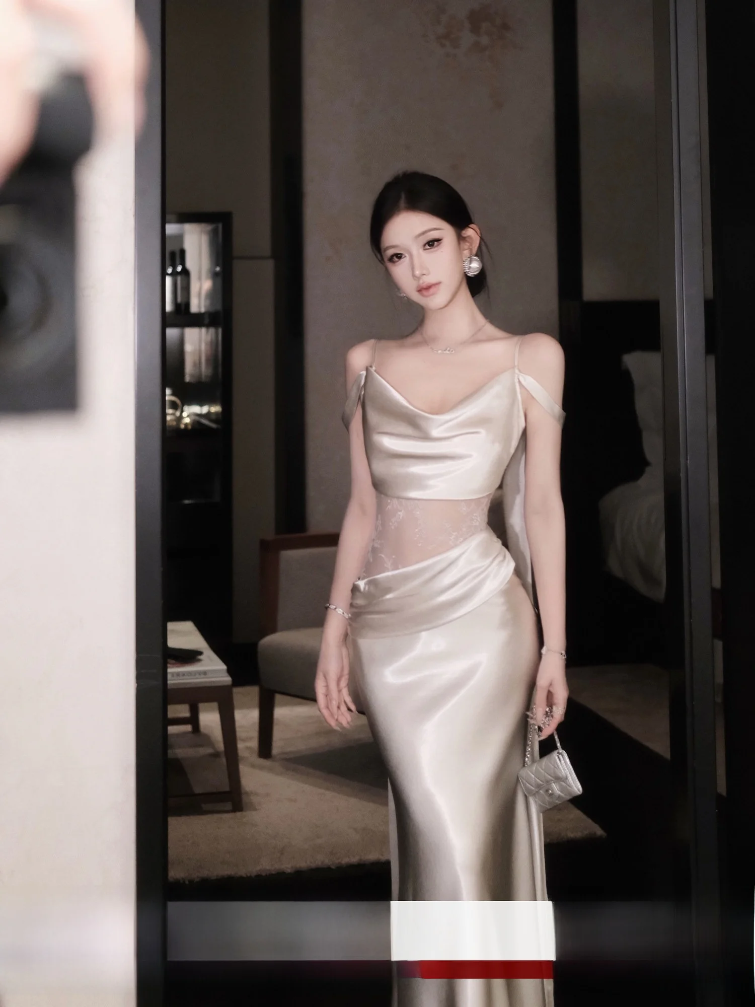 

JAYKY YANG Moon adow Rhinestone Splice Lace Insert Gown Pleated Design Slimming Silk Long Dr Casual Sle Stand Fit