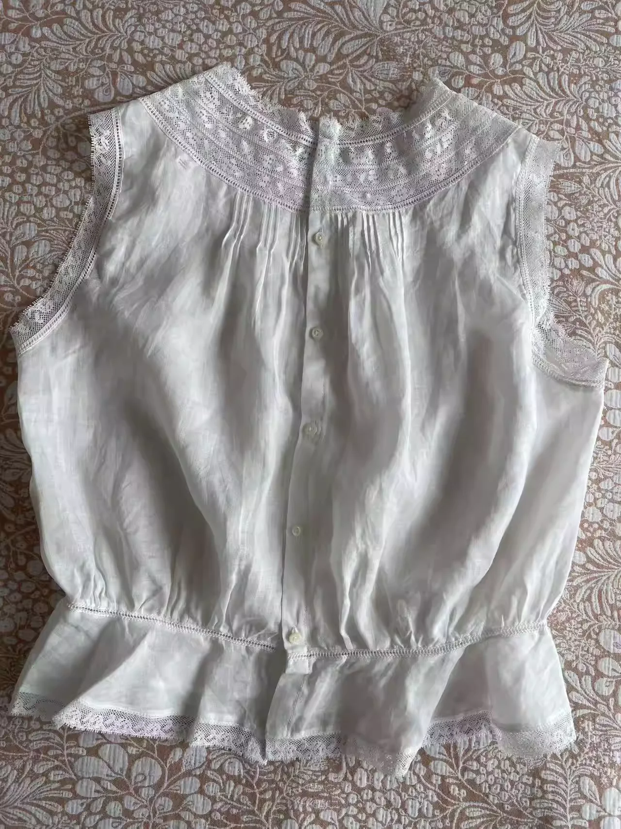 100% Ramie Women White Tank Tops Lace Embroidery Patchwork O-Neck Sleeveless Ruffles Hem Fashion Female Vest