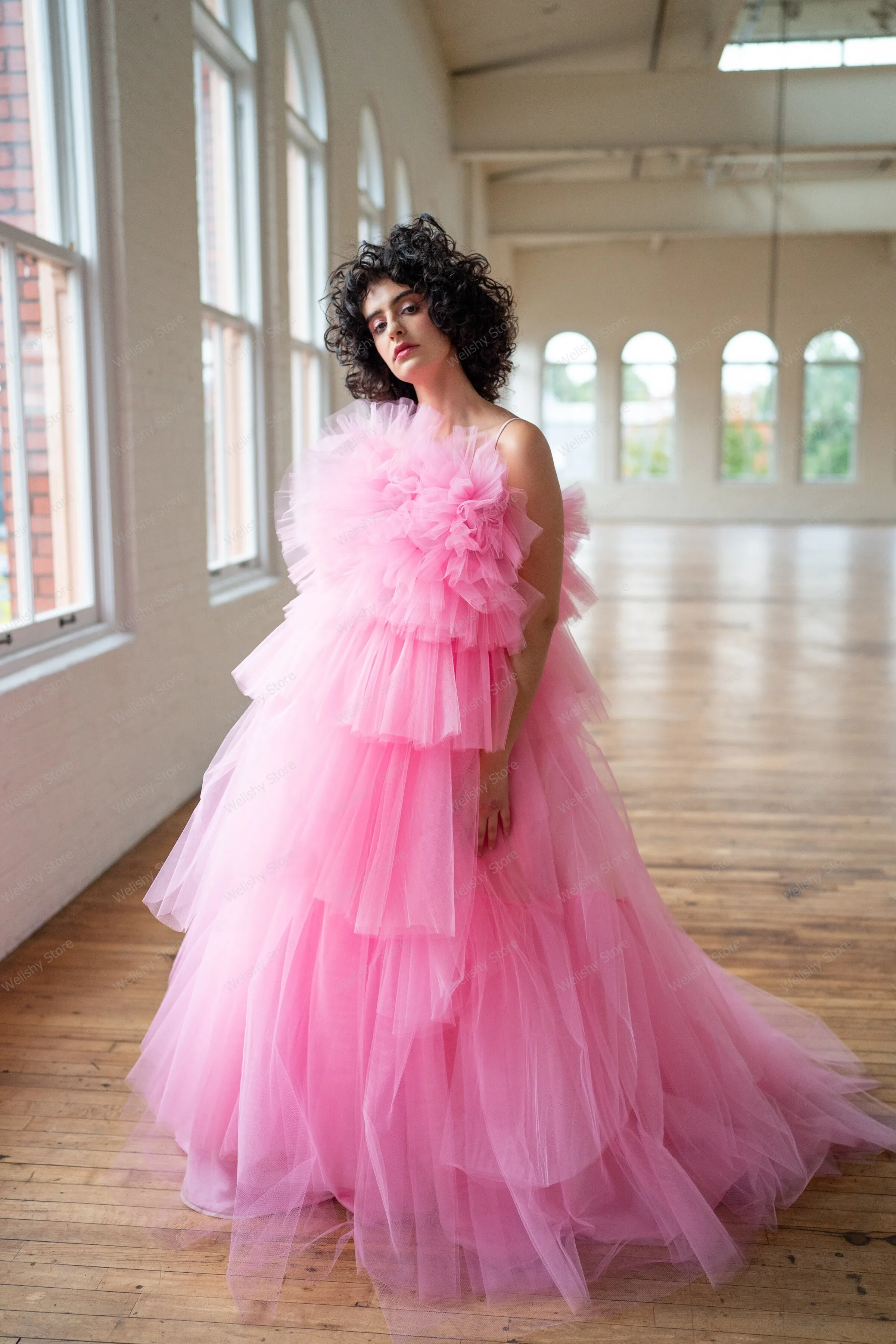 Soffici abiti in Tulle rosa per le donne piuttosto senza spalline volant a strati abito da festa formale lunghezza del pavimento Tutu gonfio abiti da ballo