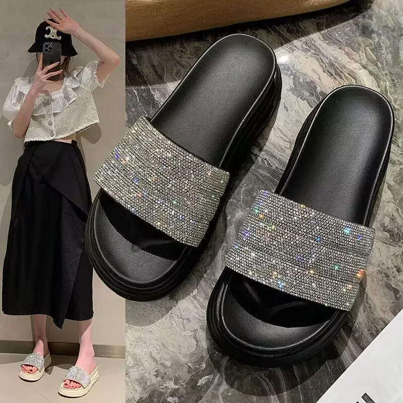 Female Slippers Summer Fashion New Outdoor Comfortable Leisure Beautiful Rhinestones Seaside Beach Play Sandals