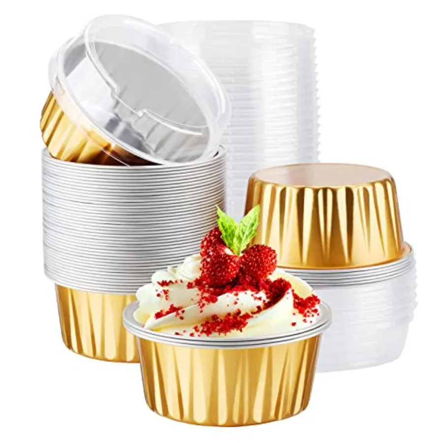 Ramequines Desechables Dorados, 50 Unidades, 5oz, Mini Moldes de Aluminio con Tapas para Hornear, para Creme Brulee, Cupcakes, Postres y Tartas de Queso