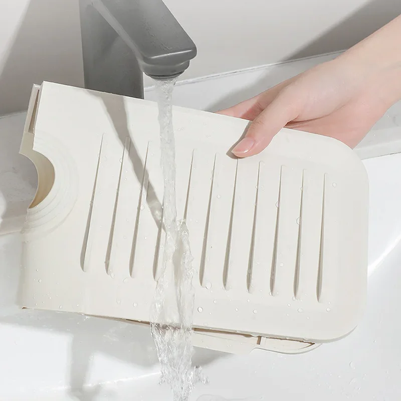 Kitchen Silicone Splash Pad Sink Faucet Splash Catcher Countertop Drainage Drying Mats Protector Mat Draining Pad Kitchen Gadget
