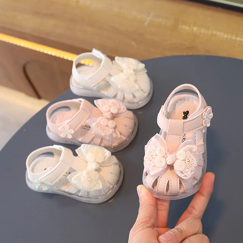 

2024 Baby Girls Princess Sandals Versatile Hollow Children Sweet Soft bottom First Walker Shoes Solid Color Bow Chinese Style