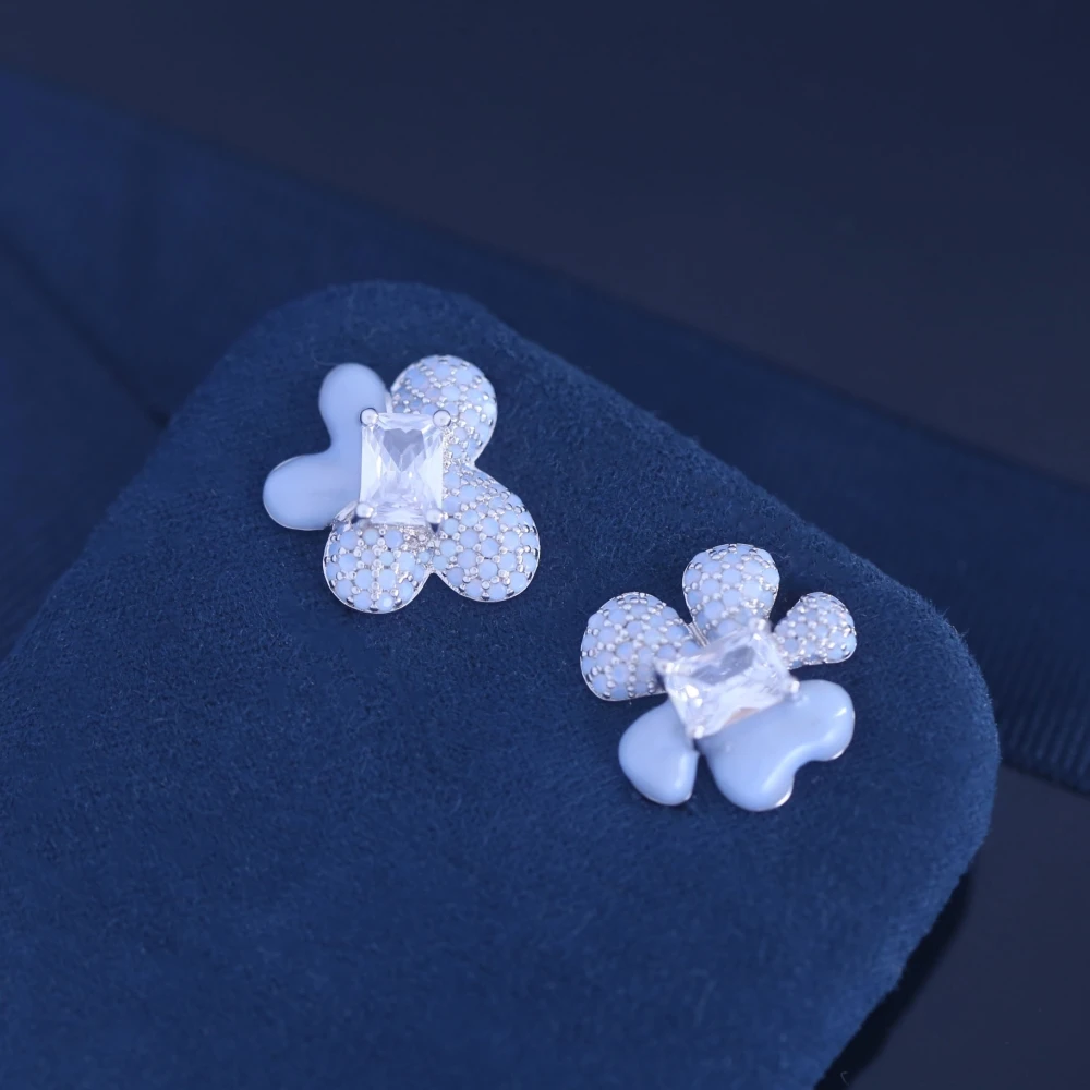 2023 Hot Selling Blue Diamond-Encrusted Flower Earrings Cute Small Design Fresh Fashion Sweet Birthday Valentine'S Day Gift