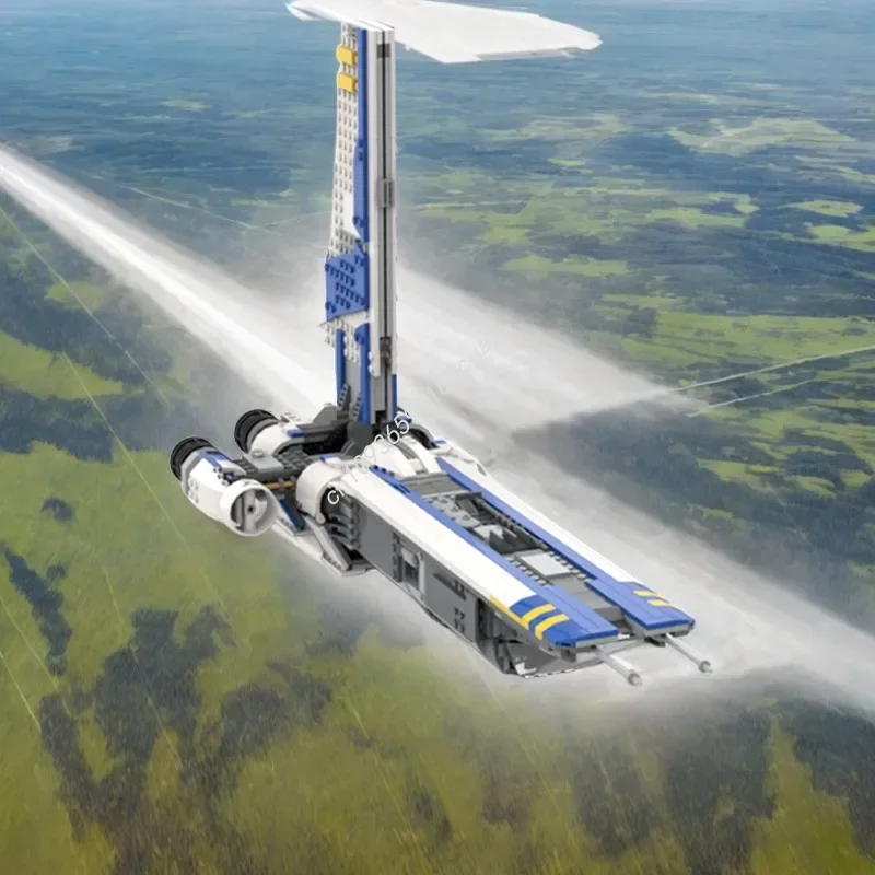 

924pcs Custom Building Set: Enhanced Stinger Mantis Starship Model, Classic Game Paint Scheme, Ideal for Display and Collecting