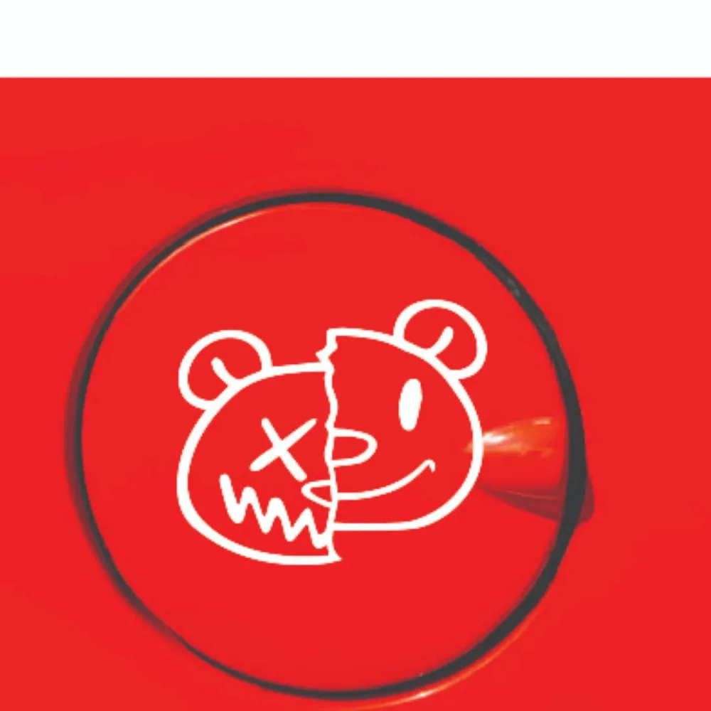 1PC 11x12cm Split Bear Head Waterproof Vinyl Sticker Black White Gold Decal For Car Motorcycle Laptop Decor