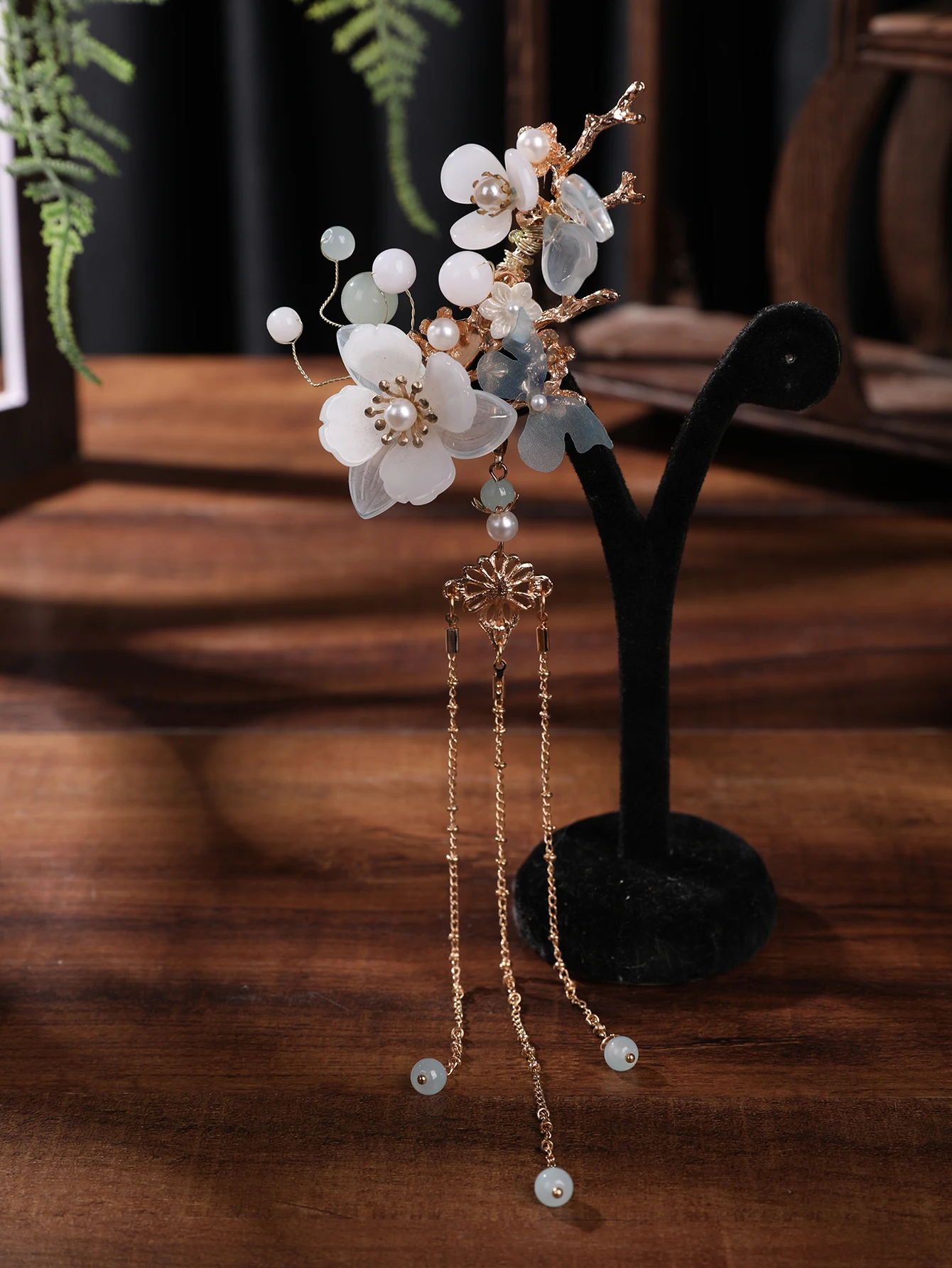 

Ancient-Style Imitation Jade Flower Hairpin, Hanfu Accessory with Fairy-Like Tassels, Daily Han Element Side Hair Ornament