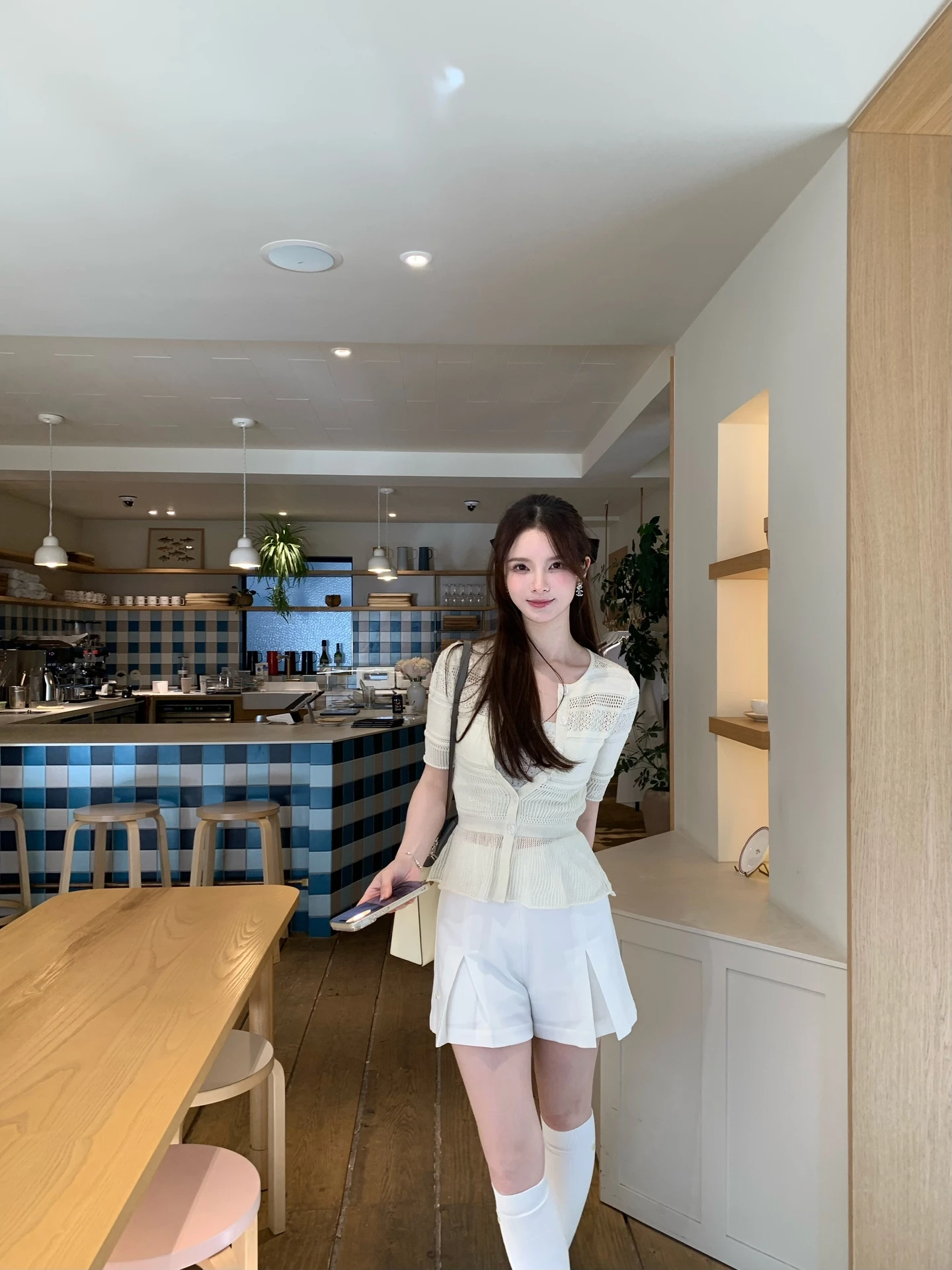 

Белые женские шорты с высокой талией, прямого кроя, базовые, стройнящие, скрывающие недостатки фигуры, А-силуэт, из полиэфирного волокна, повседневные брюки