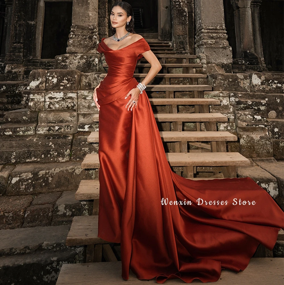 Abito da sera in raso con temperamento Abiti da ritorno a casa personalizzati con spalle scoperte Abiti squisiti per occasioni speciali con strascico a pannello