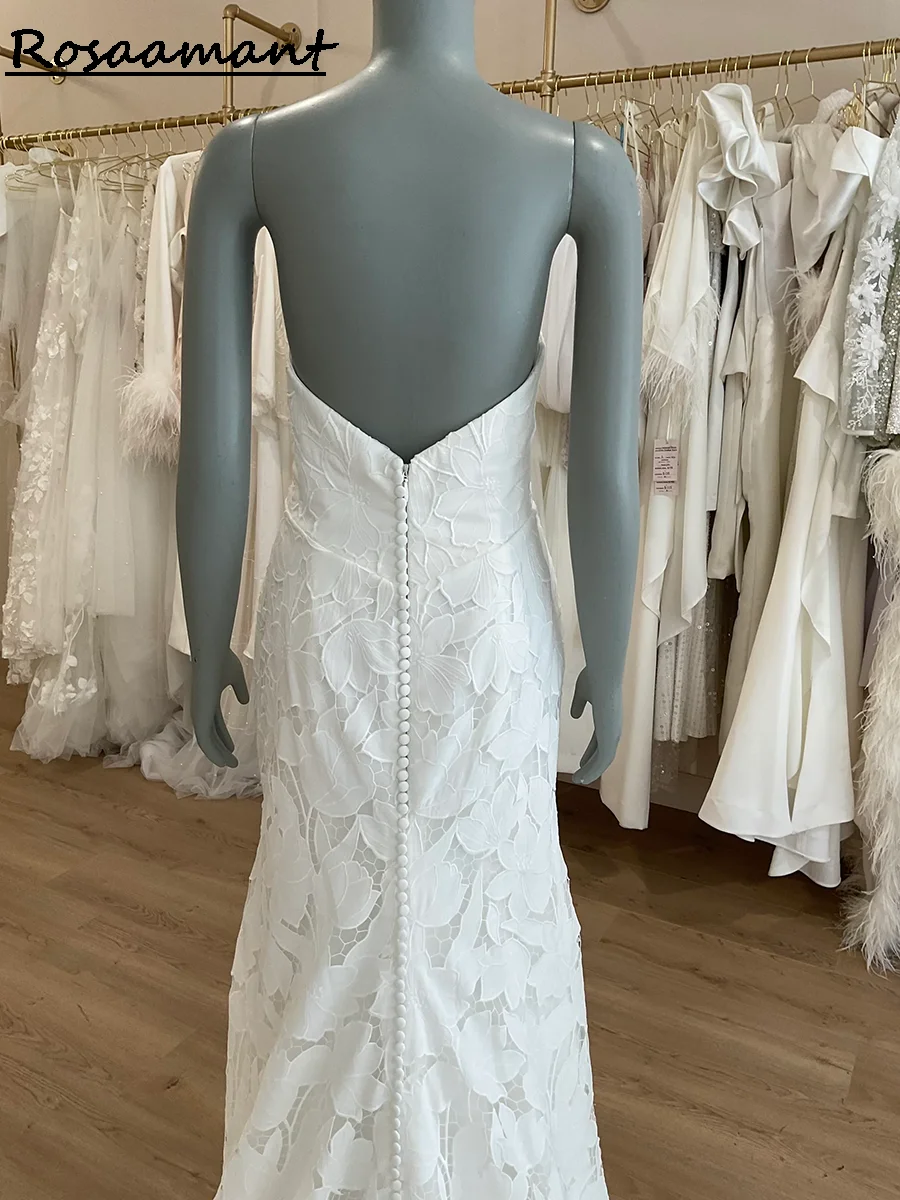 最新のストラップレスマーメイドウェディングドレスノースリーブアップリケレースカントリーブライダルドレス