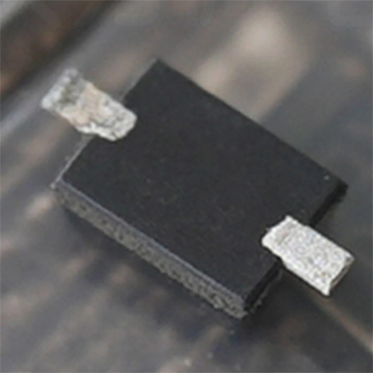 منظم جهد المنشأ منظم جهد مستقل ، الصمام الثنائي ، وضع العلامات: 82 ، V ، ~ ~ 7.5 V ، 5UA @ 1V ، 50 V