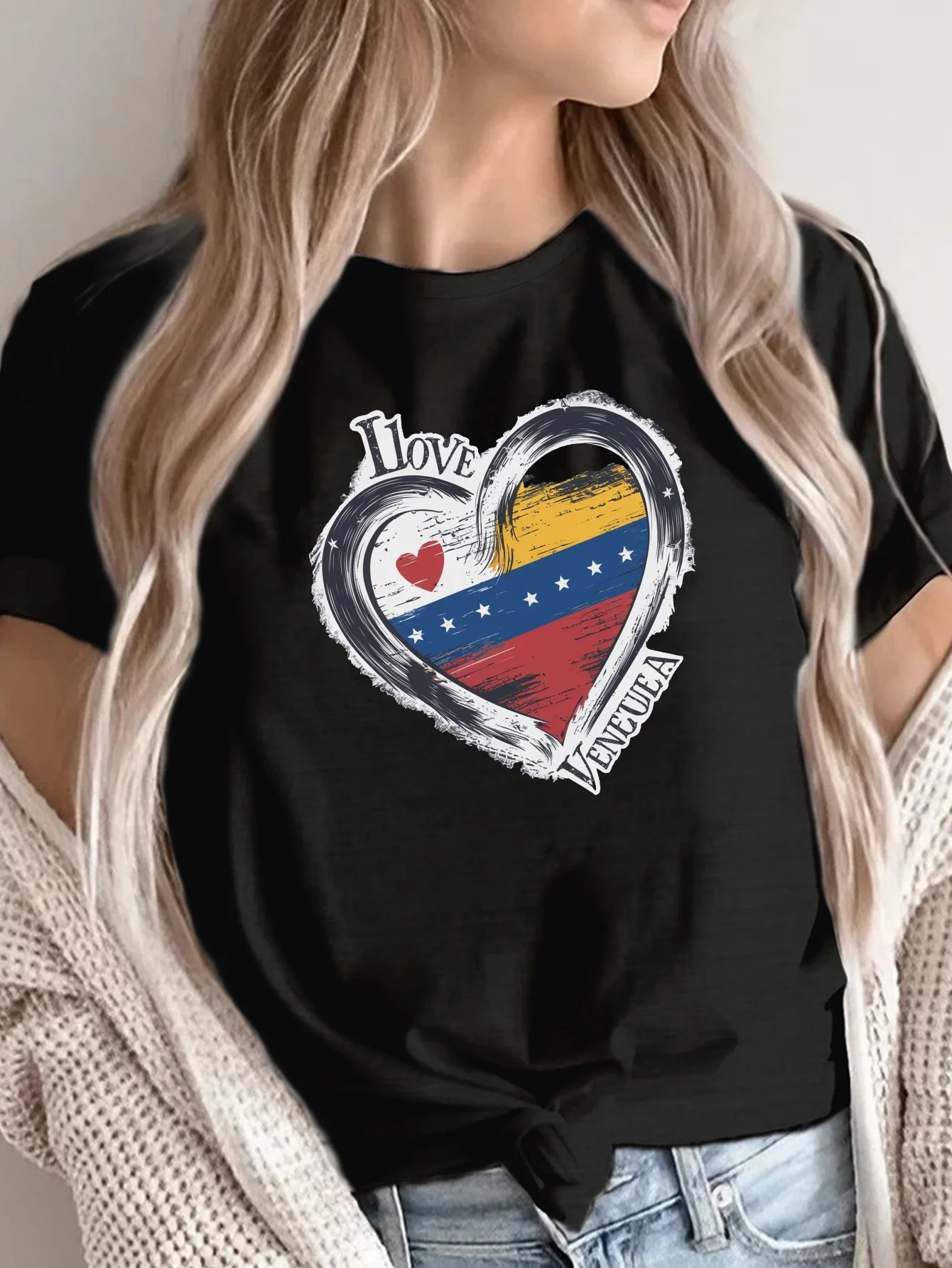 Heart with Venezuelan flag women's comfit t-shirt