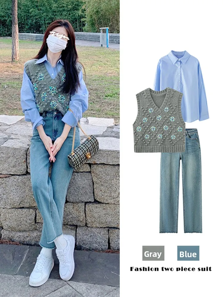 

Комплект из трех предметов для женщин: футболка, топ и брюки. Модный повседневный стиль. Хлопковый материал. Весна-осень-зима.