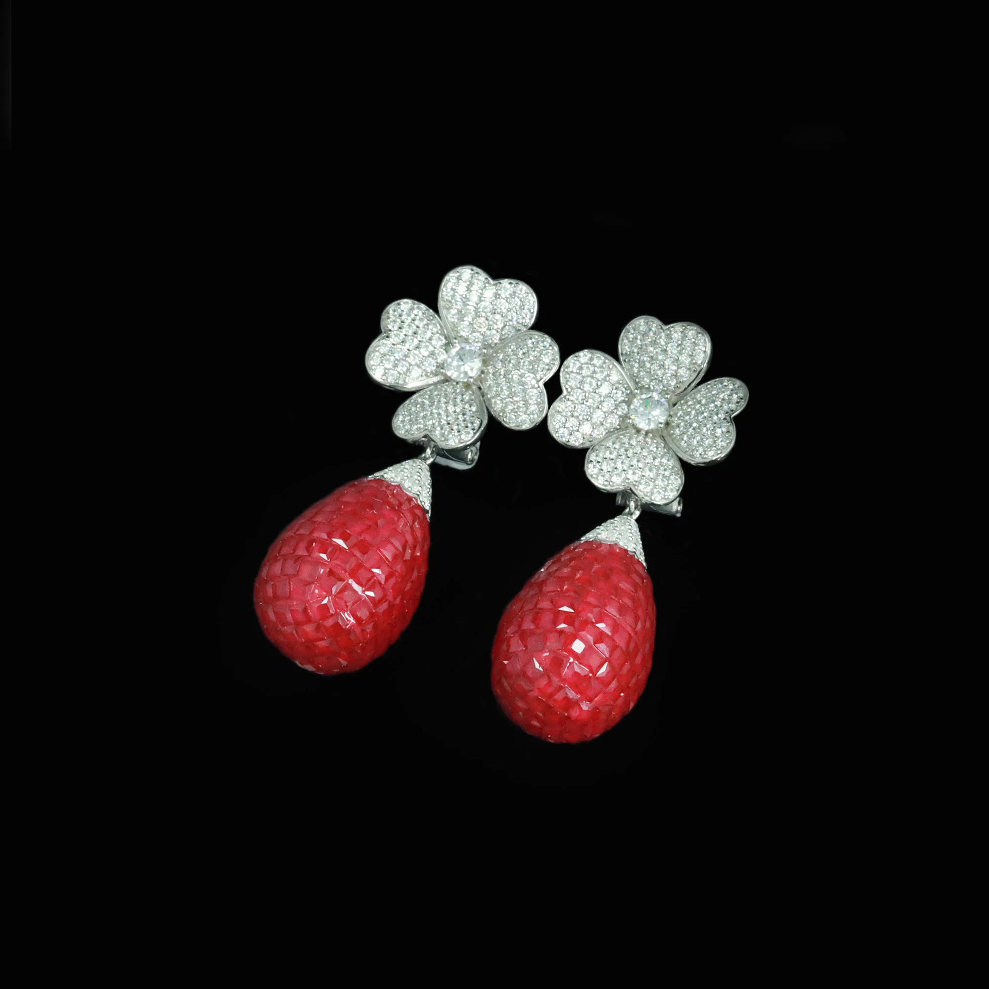 

925 Sterling Silver Mystery Set Drop Earrings 0.5ct Pigeon Blood Ruby Four Leaf Clover Fine Jewelry for Women's Banquet Wear