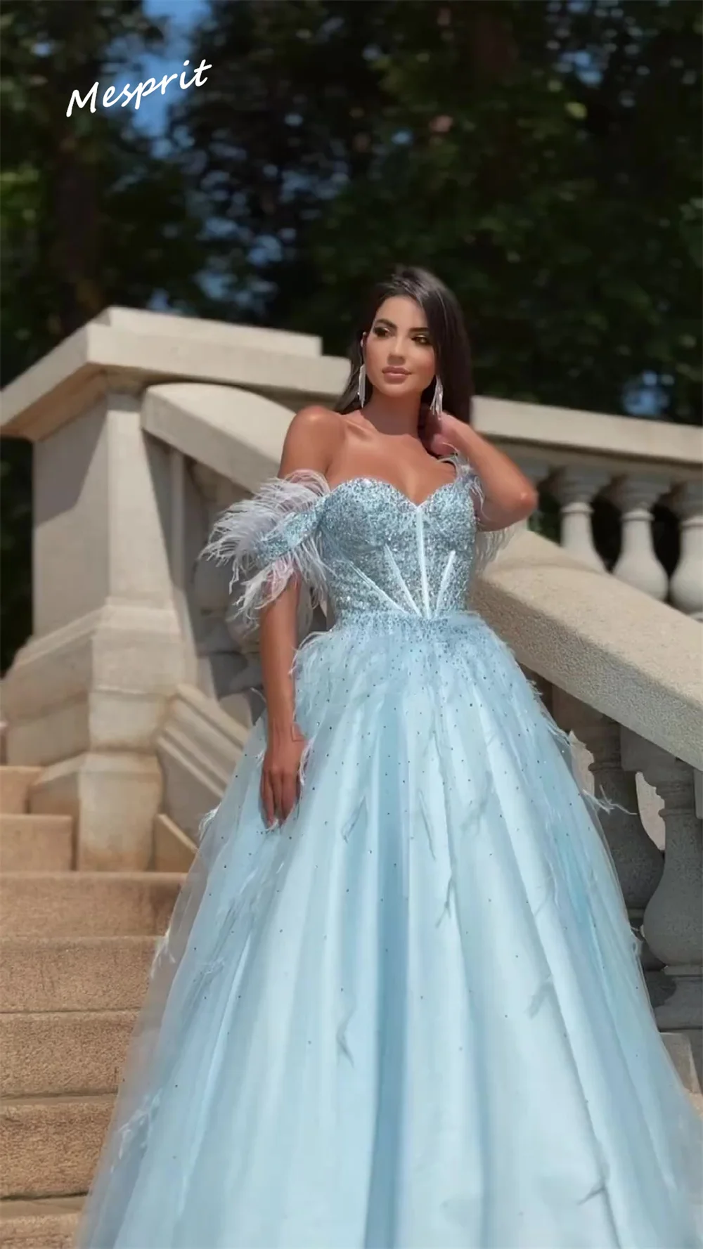 Personalizado pena mesprit elegante fora do ombro vestido de baile até o chão strass penas tule personalizado