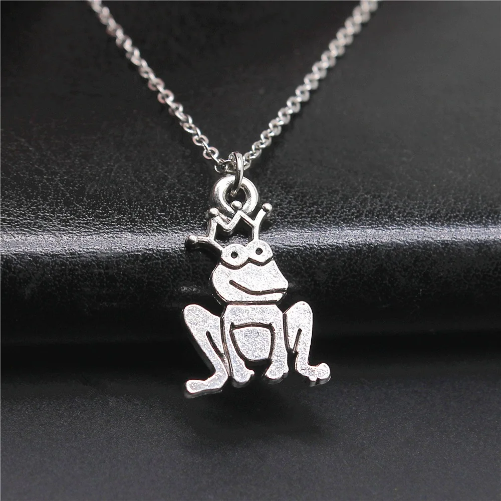 Simple Classic Fashion 22x14mm Antique Silver Color Frog Prince Pendant Girl Women Short Chain Necklaces Choker Necklace