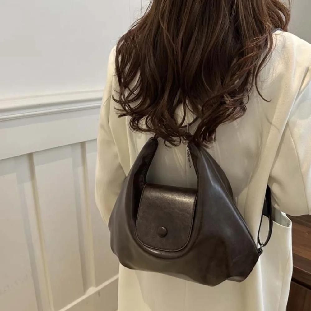 

Messenger Bag Large Capacity PU Hobo Bag Magnetic Button Retro French Underarm Bag Elegant Polyester Texture Handbag School