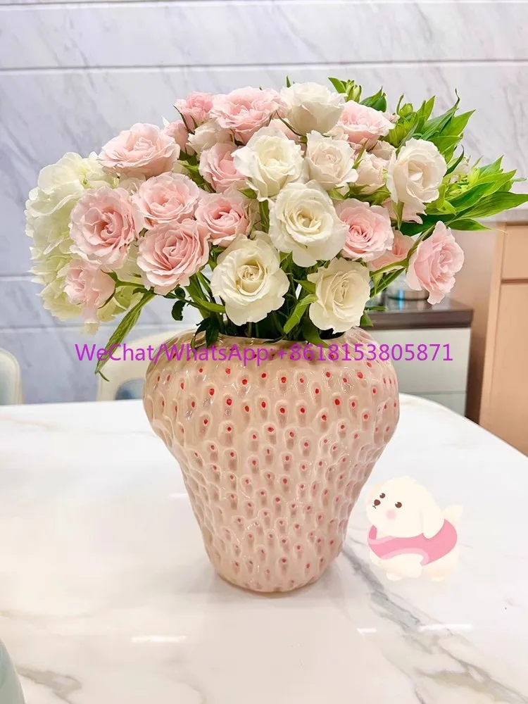 Creative design strawberry vase ceramic flower ware TV cabinet decoration