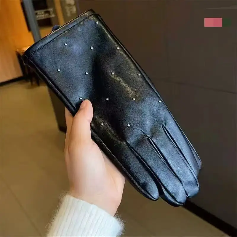 novas-luvas-adultas-calor-elegante-para-mulheres-–-luvas-de-equitacao-a-prova-de-vento-estilo-punk-de-pele-de-carneiro-com-rebites