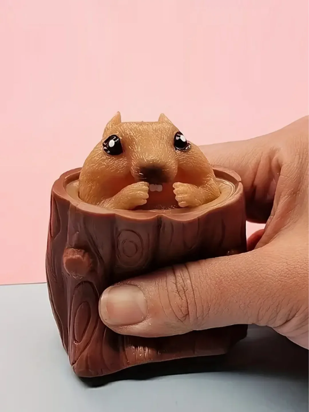 لعبة ضغط تحرير الضغط على شكل سنجاب واحد - لعبة تخفيف قرصة الطاولة الحسية ذات فتحة تهوية بلاستيكية متينة