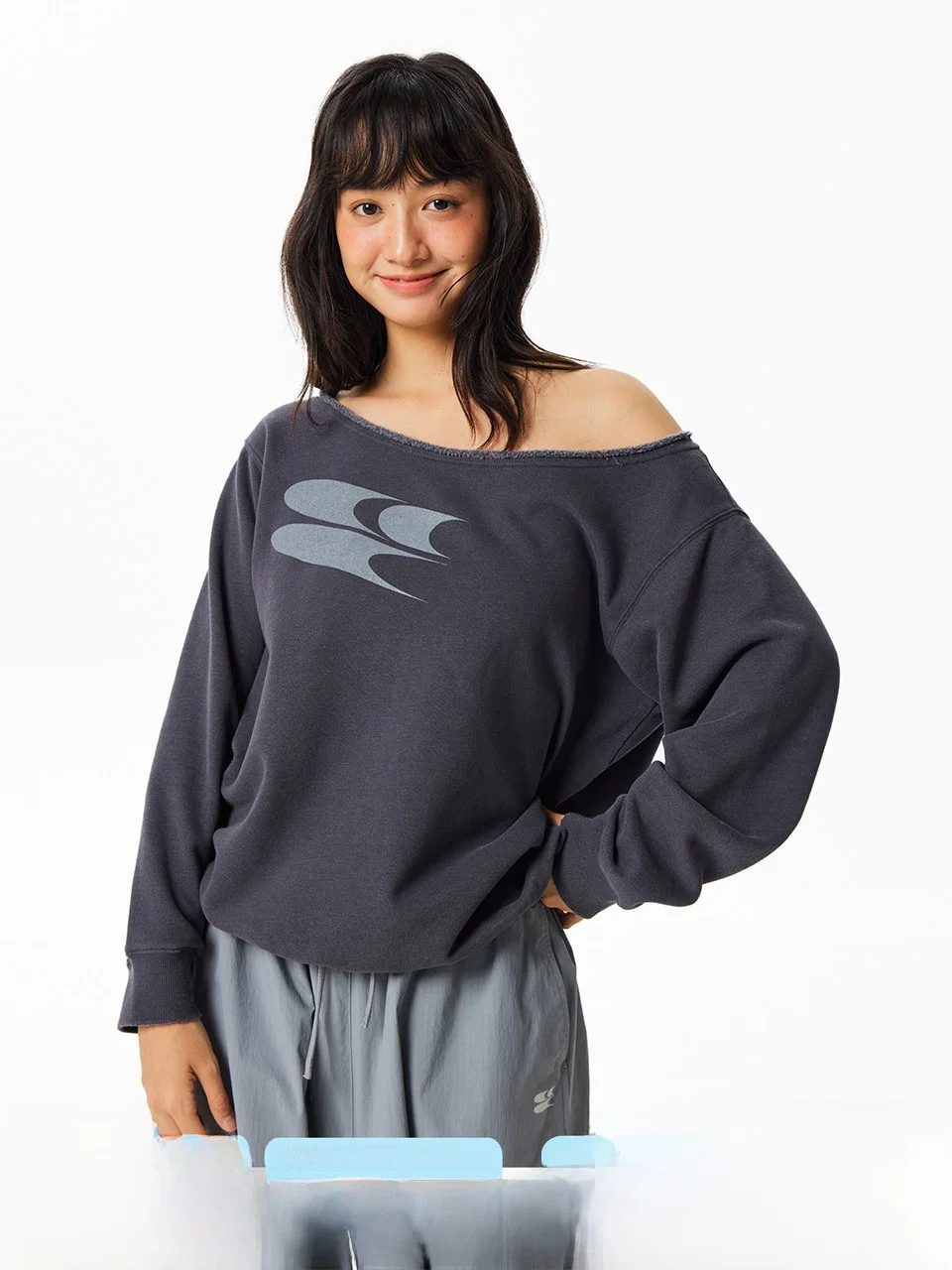 

CryingCenter Fleece Lined Hoodie Casual Loose Fit Women's Long Sleeve Logo Sweatshirt Shoulder Logo Design Slimming Effect