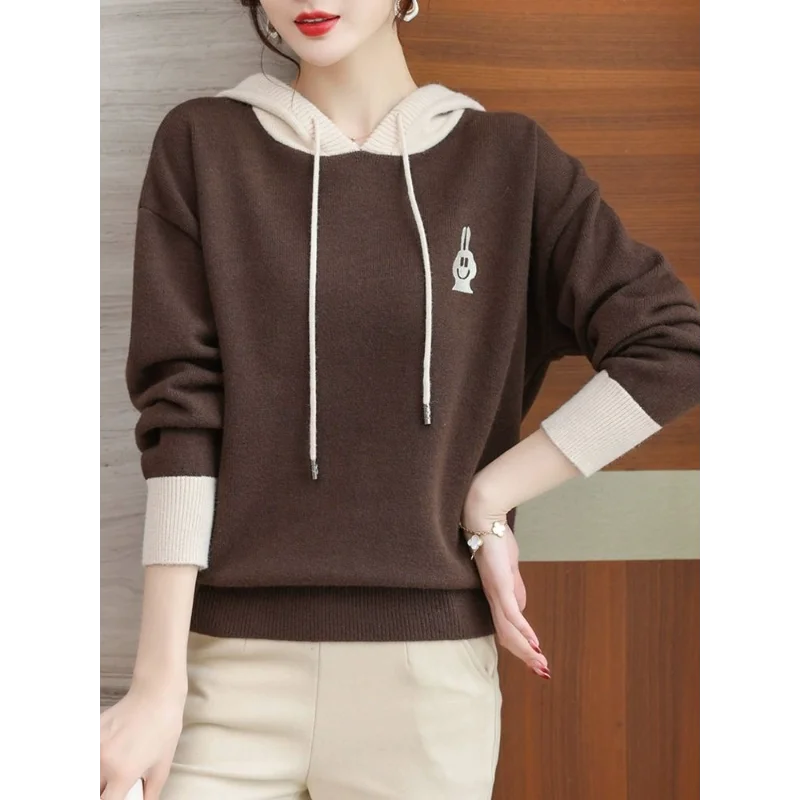 

Женский свободный пуловер с капюшоном, осень 2024, новинка, модный однотонный универсальный повседневный вязаный топ с длинными рукавами