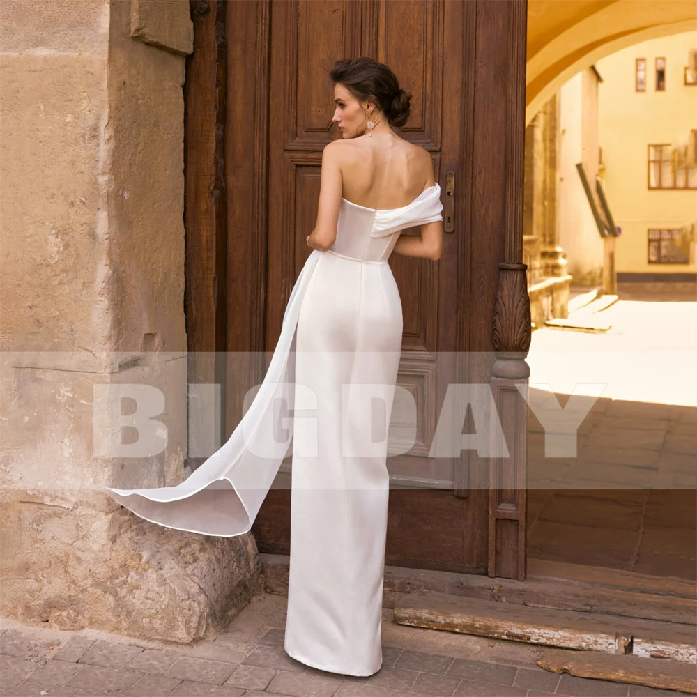 ชุดแต่งงานทรงปลอกแบบโมเดิร์น BIGDAY สำหรับผู้หญิง ไหล่เดียว จีบระบาย เปิดหลัง ยาวกรอมพื้น ผ่าข้าง  ชุดเจ้าสาวแบบสั่งตัดได้