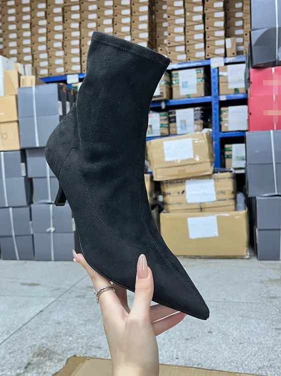 

Удобные ботинки с острым носком на тонком каблуке, модный коврик, новые универсальные ботинки для повседневного ношения, корейская версия, средний...