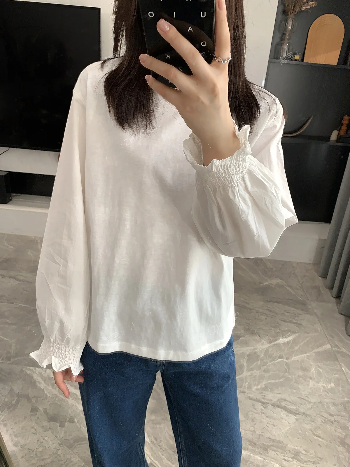 

Стильная женская футболка с круглым вырезом и длинными рукавами, с кружевными манжетами, базового цвета, универсальная, весна 2026, свободный крой