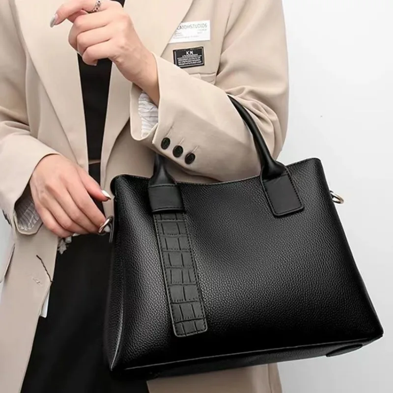 2023 New PU Leather Middle-Aged Mother Style Tote Shoulder Portable Patent Leather Casual Bag