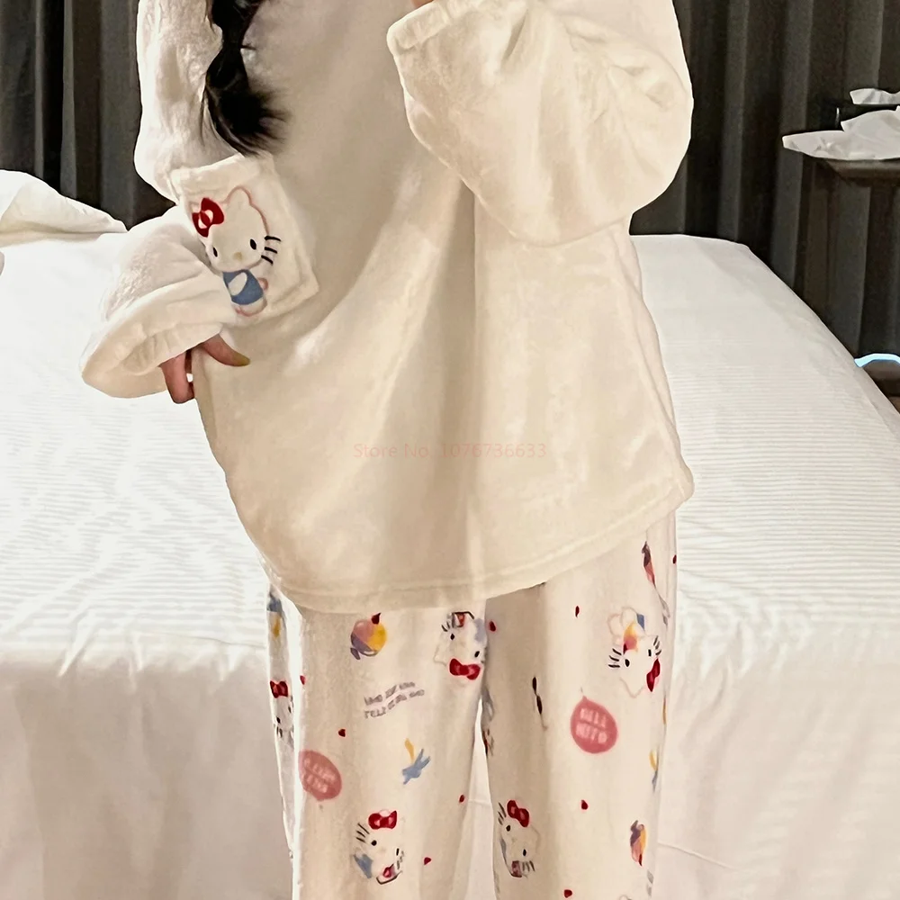 Sanrio Kawaii Pochacco Women Winter Warm Flannel Pajamas Thick Coral Velvet Long Sleeve Cartoon Cute Sleepwear Kawaii Home Suit