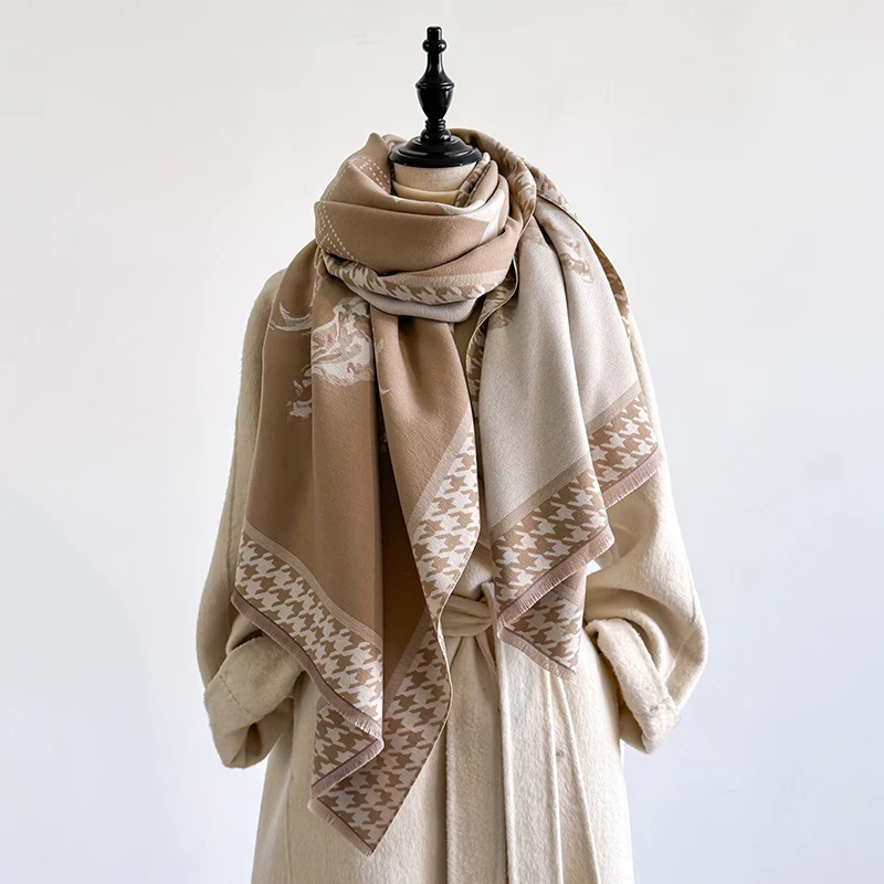 2025, Luxusmarke Damen-Winterschal aus Kaschmir – Pashmina-Schal mit Leopardenmuster und Quasten, Wickeltuch, Bandana und Poncho – Detail 11