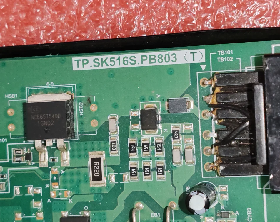 TP.SK516S.PB803(T) Scheda madre TV LED di rete WiFi con chip a 4 core Memoria 1g+8G che funziona bene per 37--42v 600ma