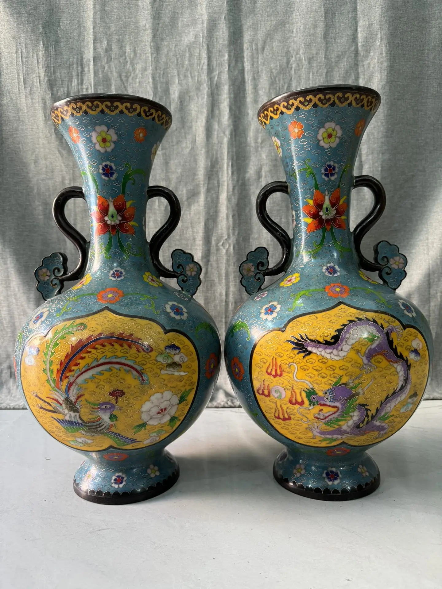 

18" Old Bronze Cloisonne Enamel Dragon and Phoenix Pattern Ruyi Ear Large Mouth Screen vase Appreciating the screen