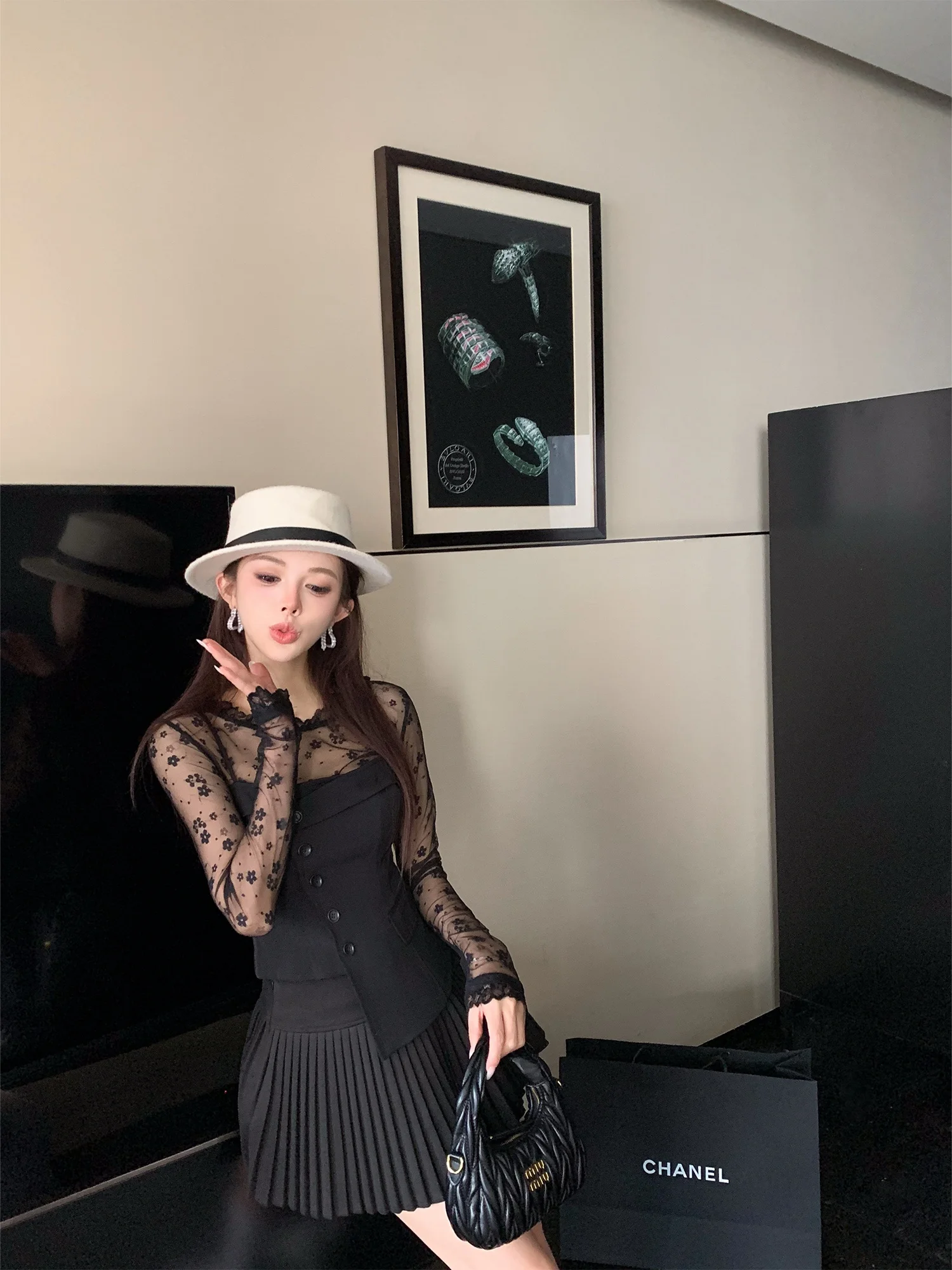 

Sweet Lace Long Sleeve Base Shirt Women's Uneven Design Sensation Strap Two-Piece Set Versatile Slimming New Style Base Shirt