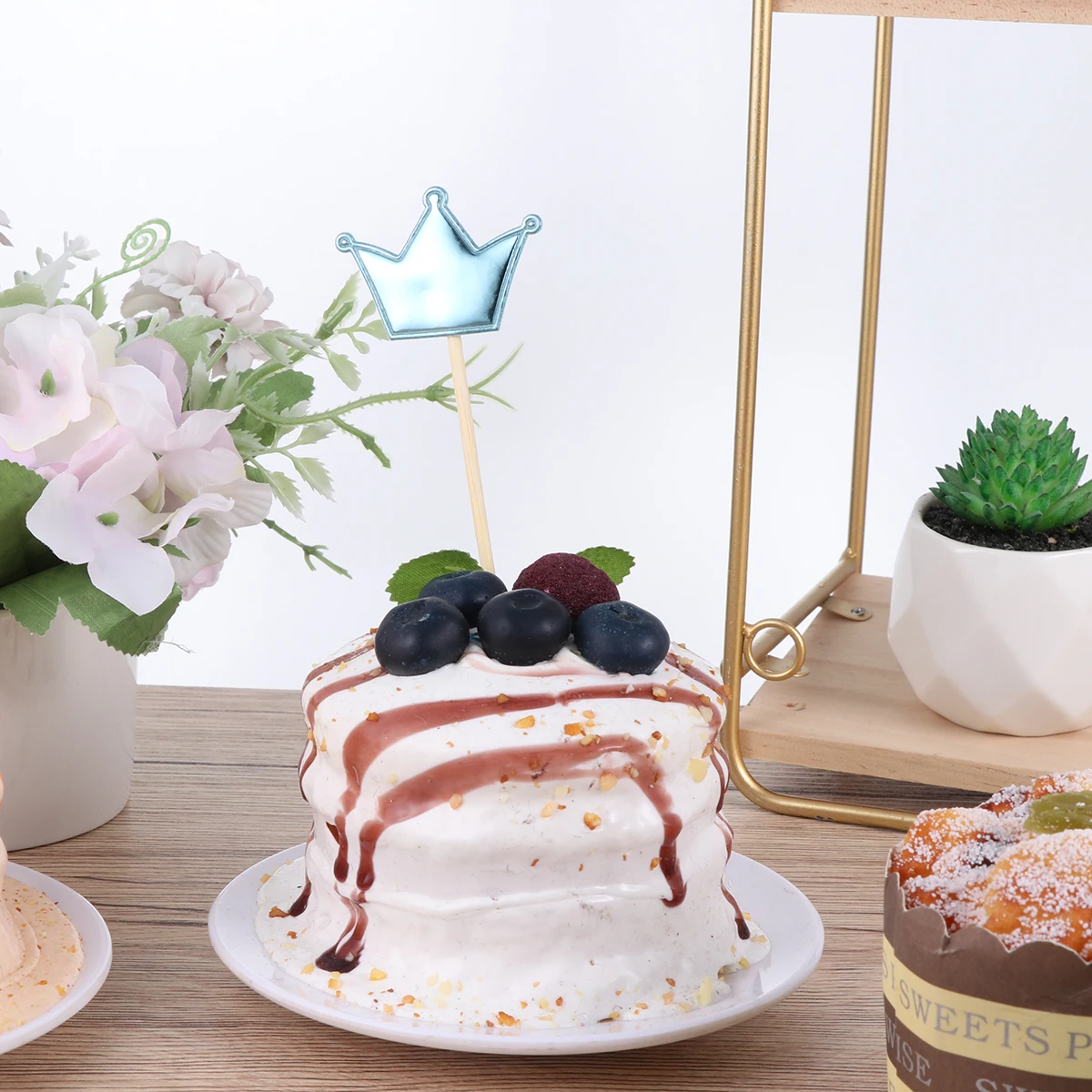 

50pcs Crown Cake Picks PU Material Creative Decoration for Birthday Cupcakes Ice Cream Favor Kitchen Bar Tools