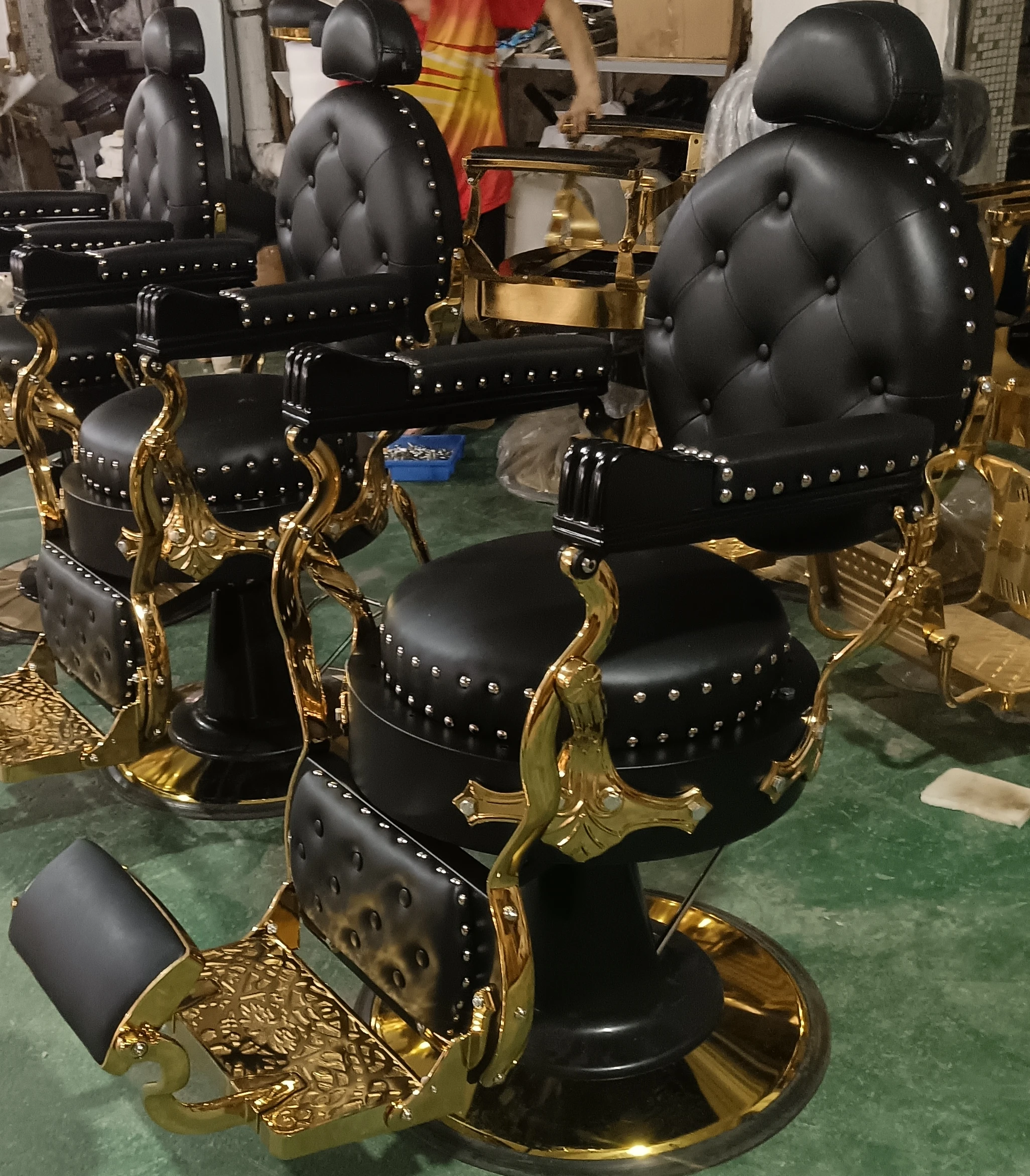 

Barber Chair For Sale Heavy Hydraulic Salon Barber Chair Golden Hot Selling Antique Barber Chairs Gold Leather Wooden Packing