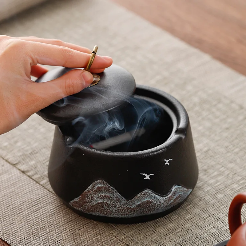 

Ceramic Creative Ashtray Home Living Room Tea Table, Bedroom Windproof with Cover Office Personalized Ashtray