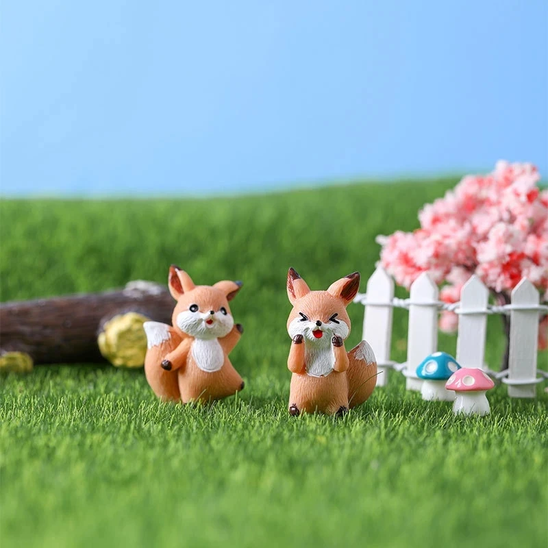 4Pcs Caroon Mini Fox Ornament Miniature Figures Cute Animal Resin Handicraft Micro Landscape Dollhouse Gardening Decoration