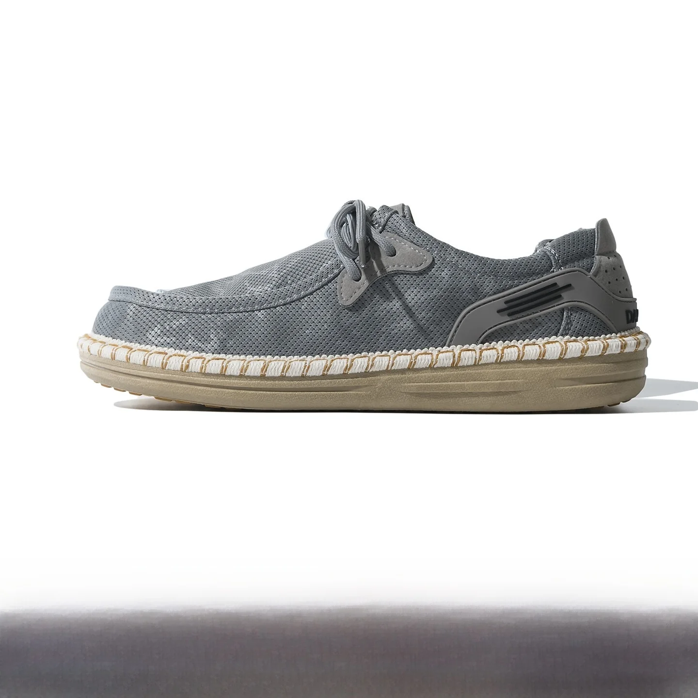 Comfortable Lightweight Men's Slip-On Canvas Loafers Summer Casual Shoes Straw Rope Sneakers Fashionable round Toe Flat Heel