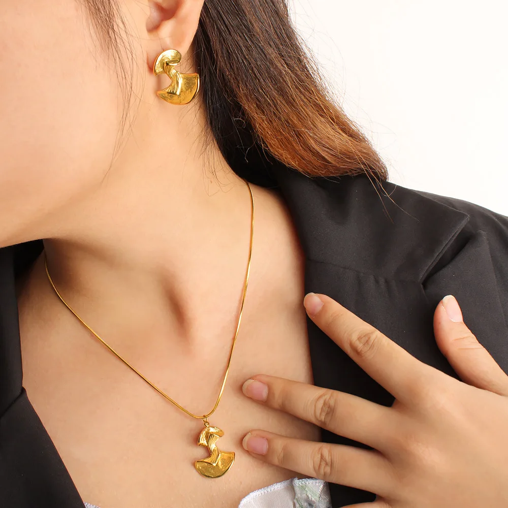DIY accessories E-commerce Internet celebrity exquisite skirt, earrings, pendant, necklace, color-preserving 18K gold titanium s