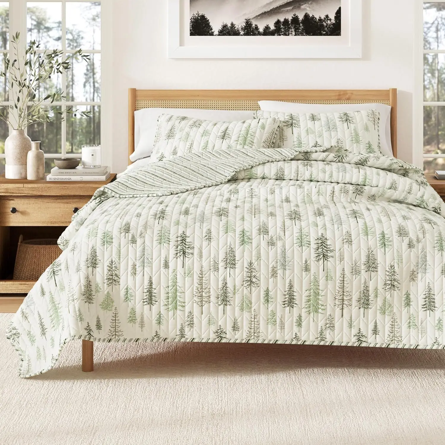 

Rustic Lodge Quilt Set - 3-Piece Full/Queen Size, Lightweight All-Season Reversible Bedspread with Tree Design