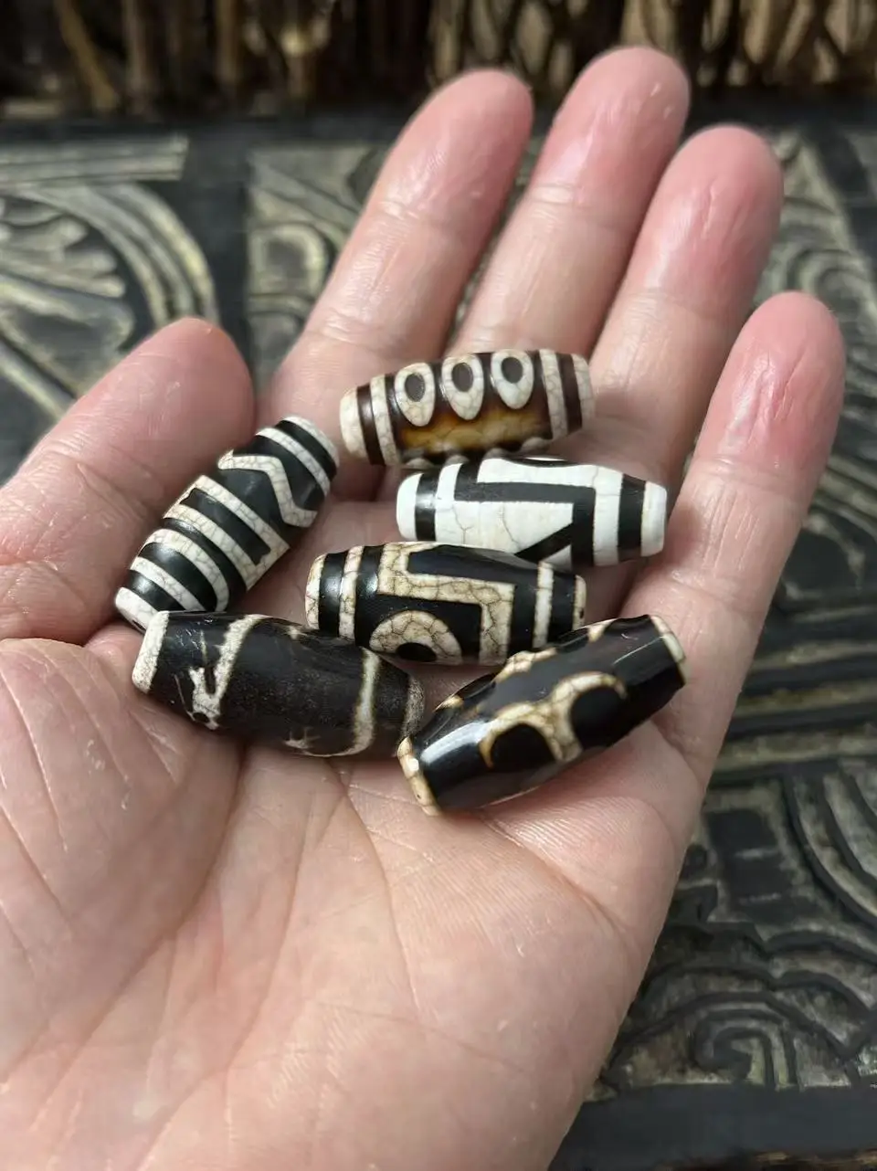 

The most primitive and ancient varieties Fire offering dragon-pattern agate Dzi beads Dragon six eyes One/Two/Seven/Nine eyes
